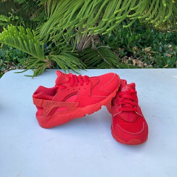 Nike Huarache Shoes (Boys Size: 5Y) (Womens Size: 6.5) - Picture 1 of 8